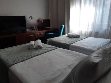 LONDON Boutique hotel & Restaurant