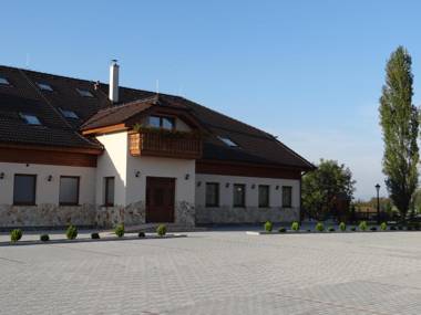 Rybárska bašta a penzión Dobys