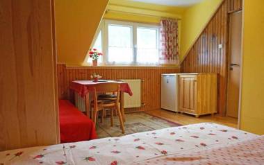 Penzion a drevenica pri Hati