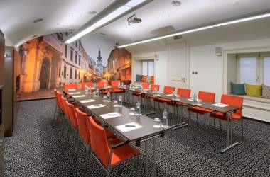 Roset Hotel & Residence