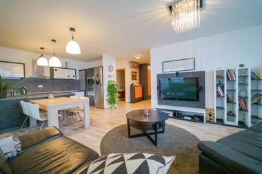 Slavic Spacious Apartment