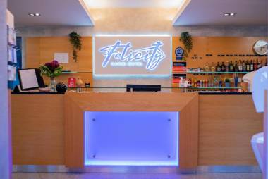 Felicity Garni Hotel