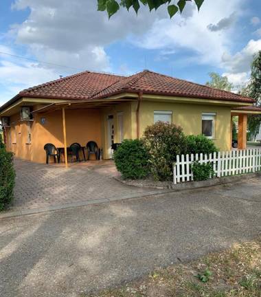 Villa Gracia Patince