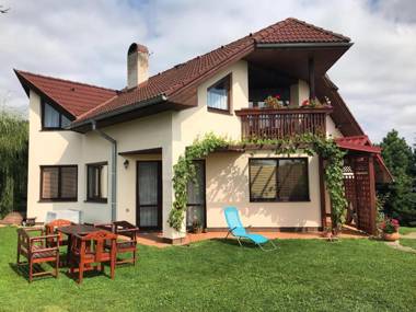 Clara Valis - Village House