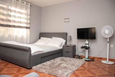 Fully air conditioned 3BED Villa Wifi Hot water