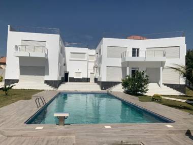 Appartement Luxueux vu sur mer à 50 mètres de la plage