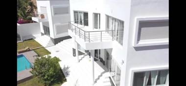 Appartement Luxueux vu sur mer à 50 mètres de la plage