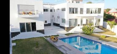 Appartement Luxueux vu sur mer à 50 mètres de la plage