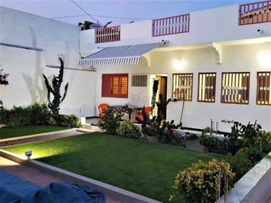 One bedroom appartement with shared pool furnished garden and wifi at M'bour 2 km away from the beach