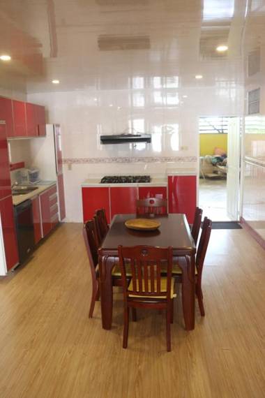 Compleet vrijstaand woonhuis Paramaribo