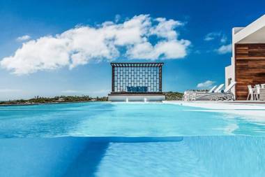 Luxury Oceanfront Villa Delivers Mind Blowing Views Direct Access To The Ocean