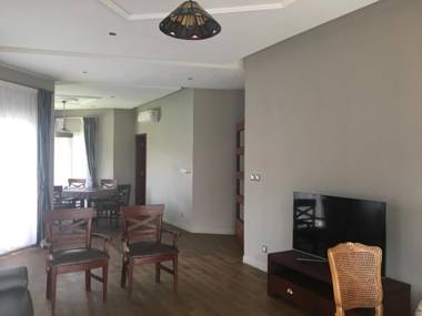 Apries de Sais - villa de standing avec piscine