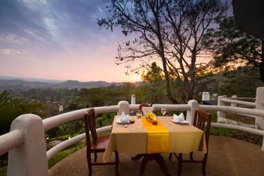 Imperial Phukaew Hill Resort