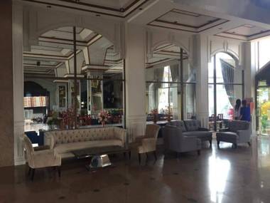 Lom Sak Nattirat Hotel