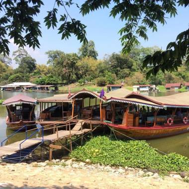 C2U Hotel Uthai Thani