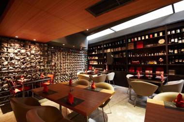 Oakwood Residence Sukhumvit 24 - SHA Extra Plus