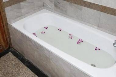 13 Coins Bang Yai Hotel