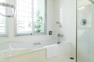 AT EASE saladaeng by AETAS