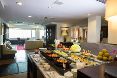 Ramada Plaza by Wyndham Bangkok Menam Riverside