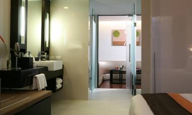 Radisson Suites Bangkok Sukhumvit - SHA Extra Plus