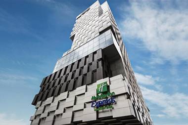 Holiday Inn Express Bangkok Siam an IHG Hotel - SHA Extra Plus