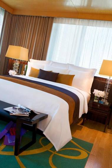 Renaissance Bangkok Ratchaprasong Hotel - SHA Extra Plus