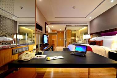 Renaissance Bangkok Ratchaprasong Hotel - SHA Extra Plus