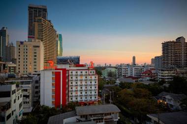 Red Planet Bangkok Asoke - SHA Extra Plus