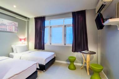 At Hua Lamphong Hotel