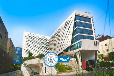 LiT BANGKOK Hotel - SHA Extra Plus