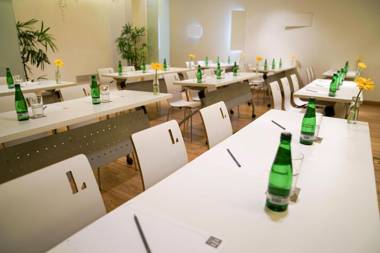 LiT BANGKOK Hotel - SHA Extra Plus