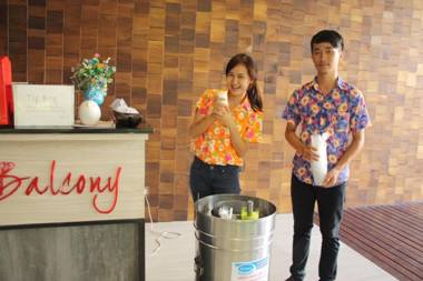 Feung Nakorn Balcony Rooms and Cafe
