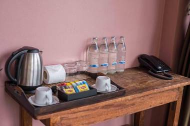 Feung Nakorn Balcony Rooms and Cafe