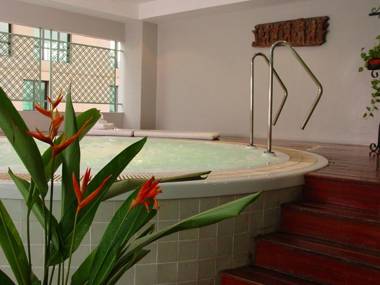 Cape House Langsuan Hotel