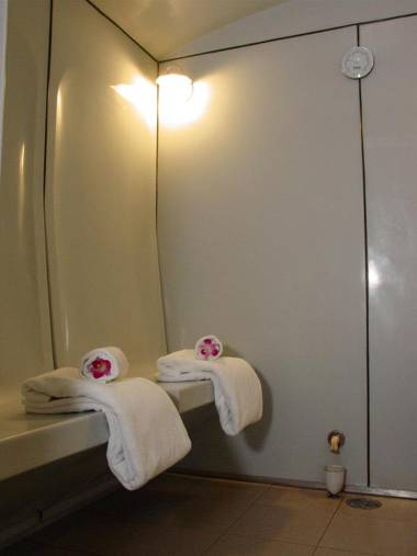 Cape House Langsuan Hotel