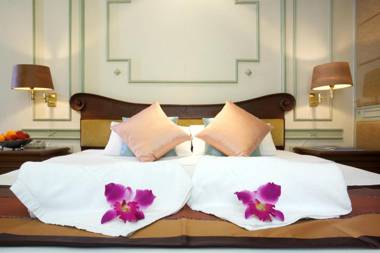 Majestic Suites Hotel