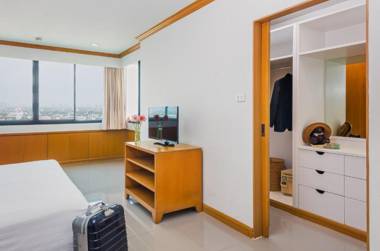 Riverine Place Hotel and Residence