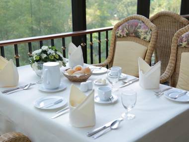 Montien Riverside Hotel