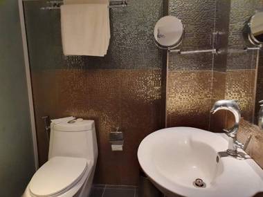 The Montana Lodge-Sathorn