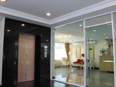 Romance Hotel Srinakarin