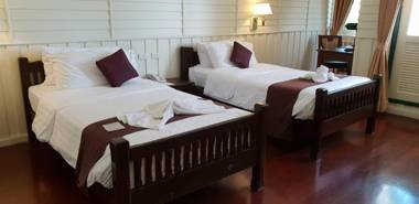 Buddy Oriental Riverside