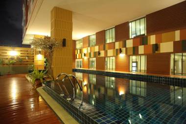 Prom Ratchada Hotel - SHA Plus