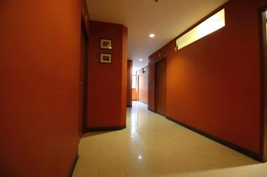 OYO 484 Pannee Residence Khaosan SHA Plus