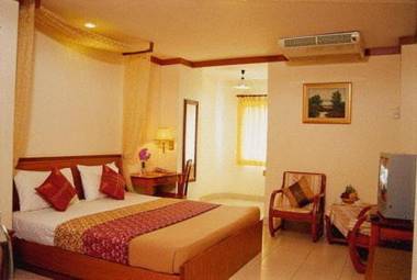 Howard Square Boutique Hotel