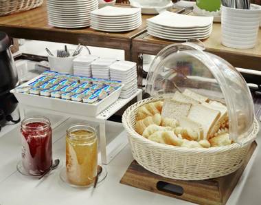 The Krungkasem Srikrung Hotel