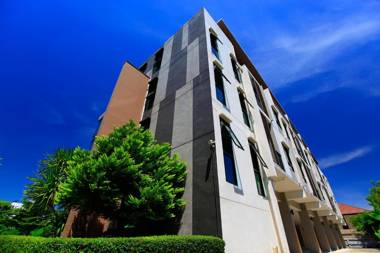 The Plubpla Serviced Apartment