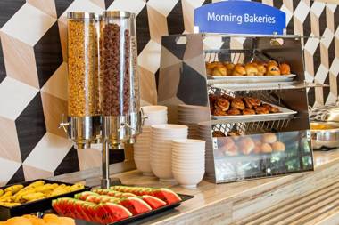 Holiday Inn Express Bangkok Sathorn an IHG Hotel - SHA Extra Plus Certified