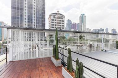 Vaccinated Staff - OYO 994 Kudi Hostel