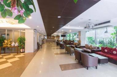 Three Seasons Place Hotel