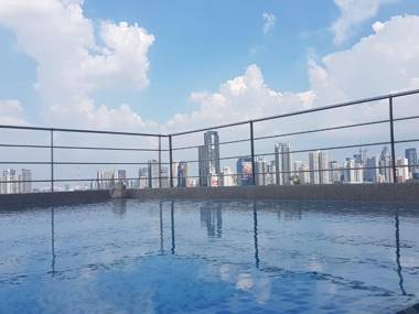 Interchange Tower Serviced Apartment - SHA Extra Plus